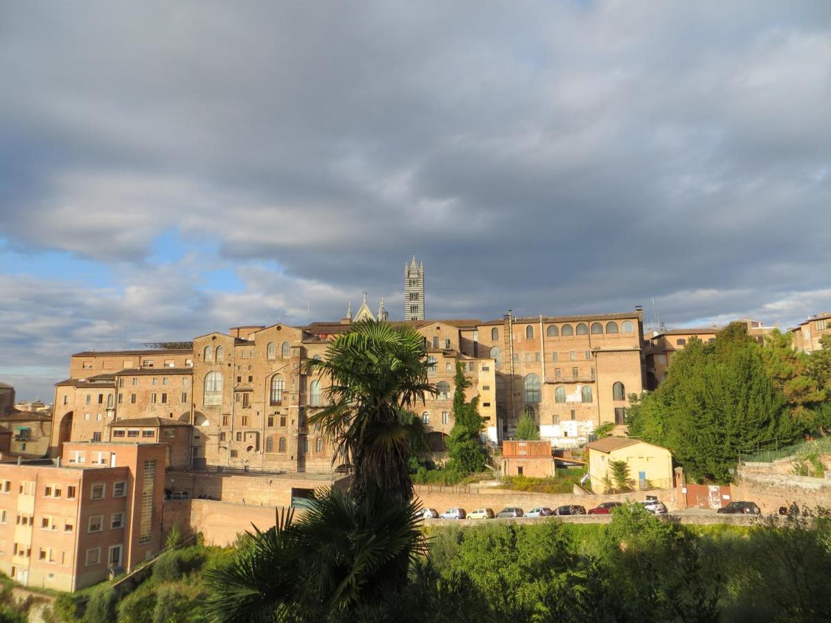 Casa Del Bravo - Camera Signorile '800 Sugli Antichi Orti Senesi Hotel Siena Bagian luar foto