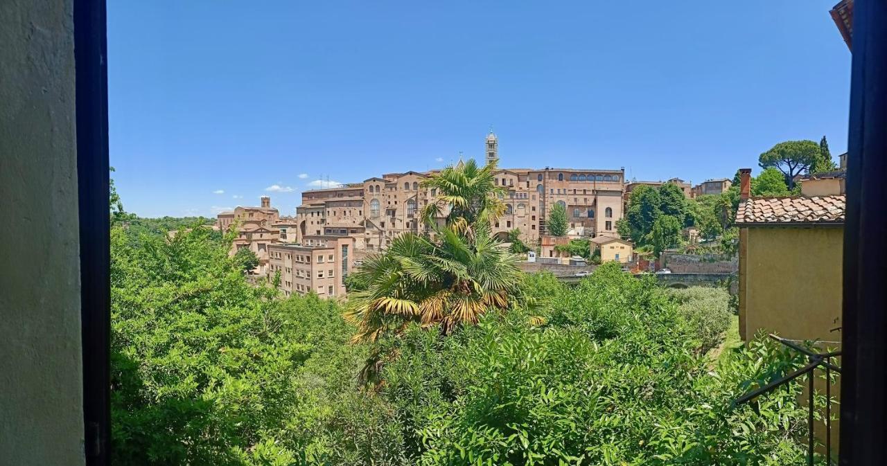 Casa Del Bravo - Camera Signorile '800 Sugli Antichi Orti Senesi Hotel Siena Bagian luar foto